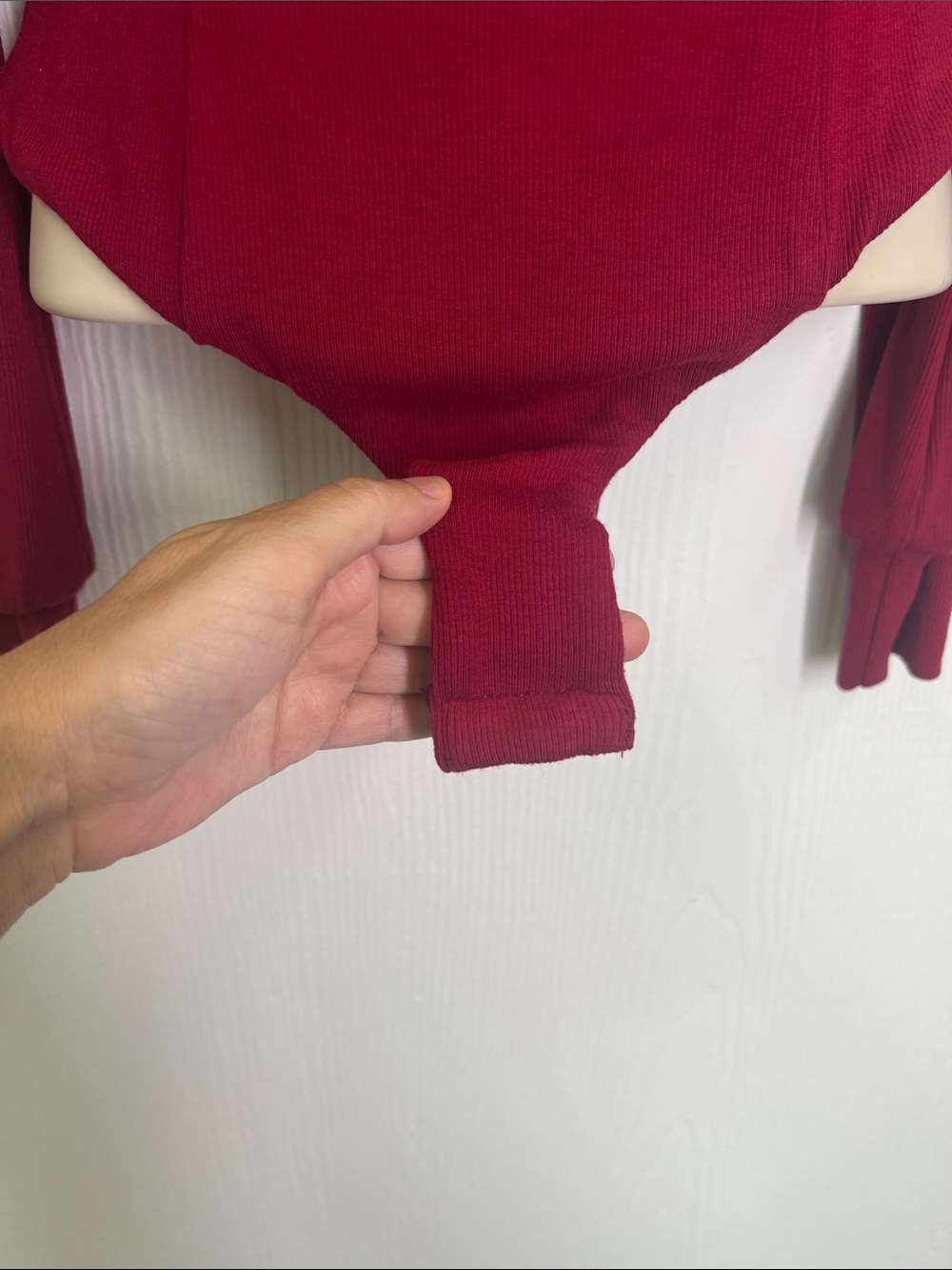 Lulus - NWT Flirt For Fun Wine Red Long Sleeve Ribbed Bodysuit Size Small - Picture 5 of 11
